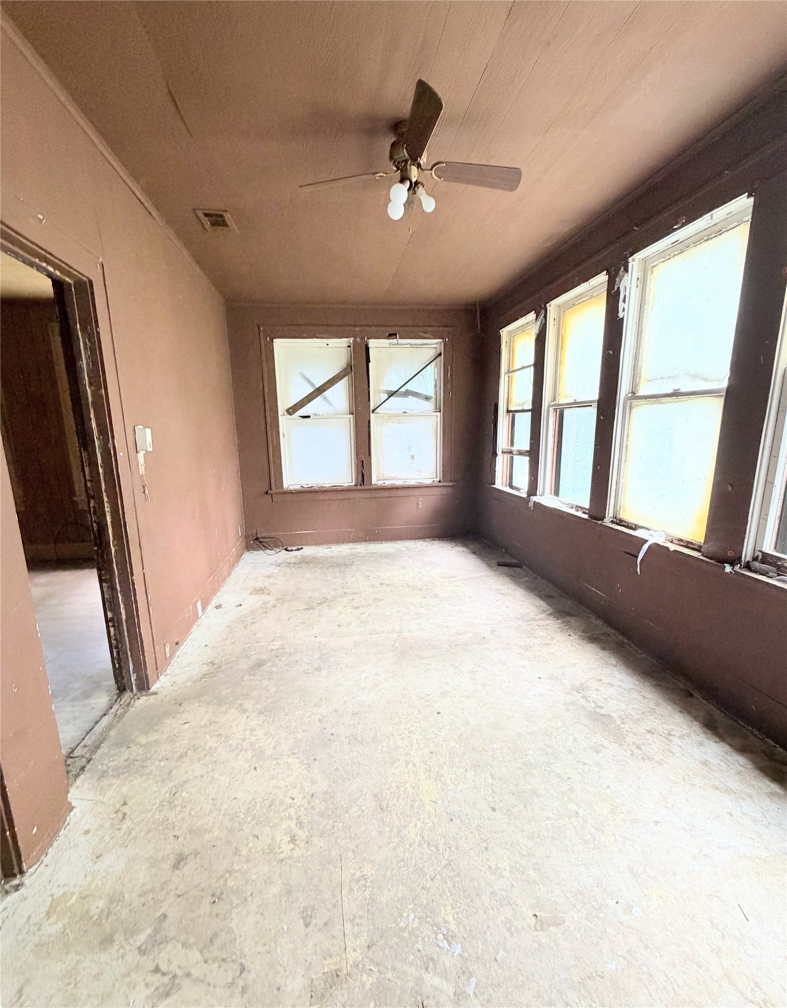 822 E Commerce Street Mexia TX 76667