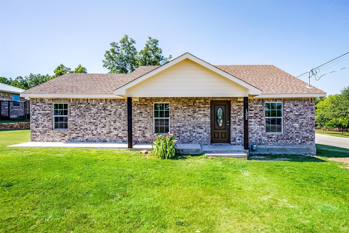1302 Henderson Street Bridgeport TX 76426