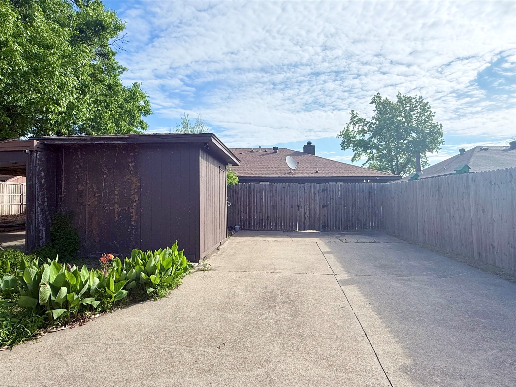 312 Cole Street Garland TX 75040