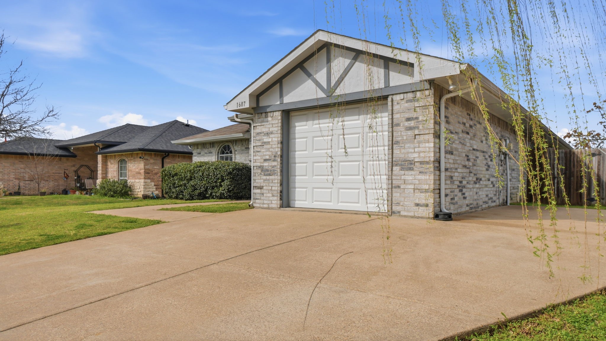 1607 Tampa Bay Drive Dallas TX 75217