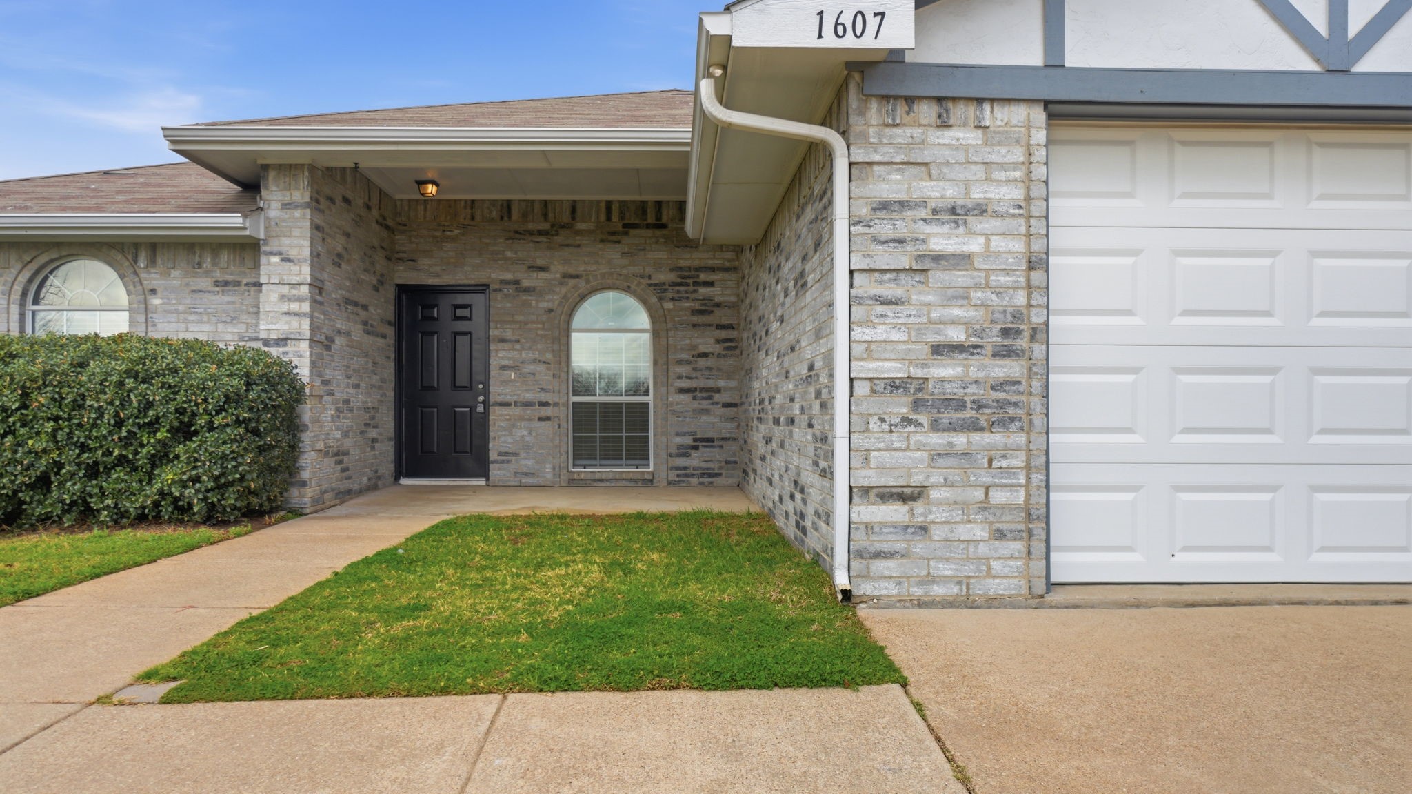 1607 Tampa Bay Drive Dallas TX 75217