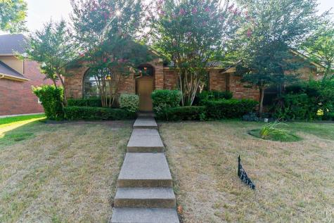 1513 Grady Lane Cedar Hill TX 75104