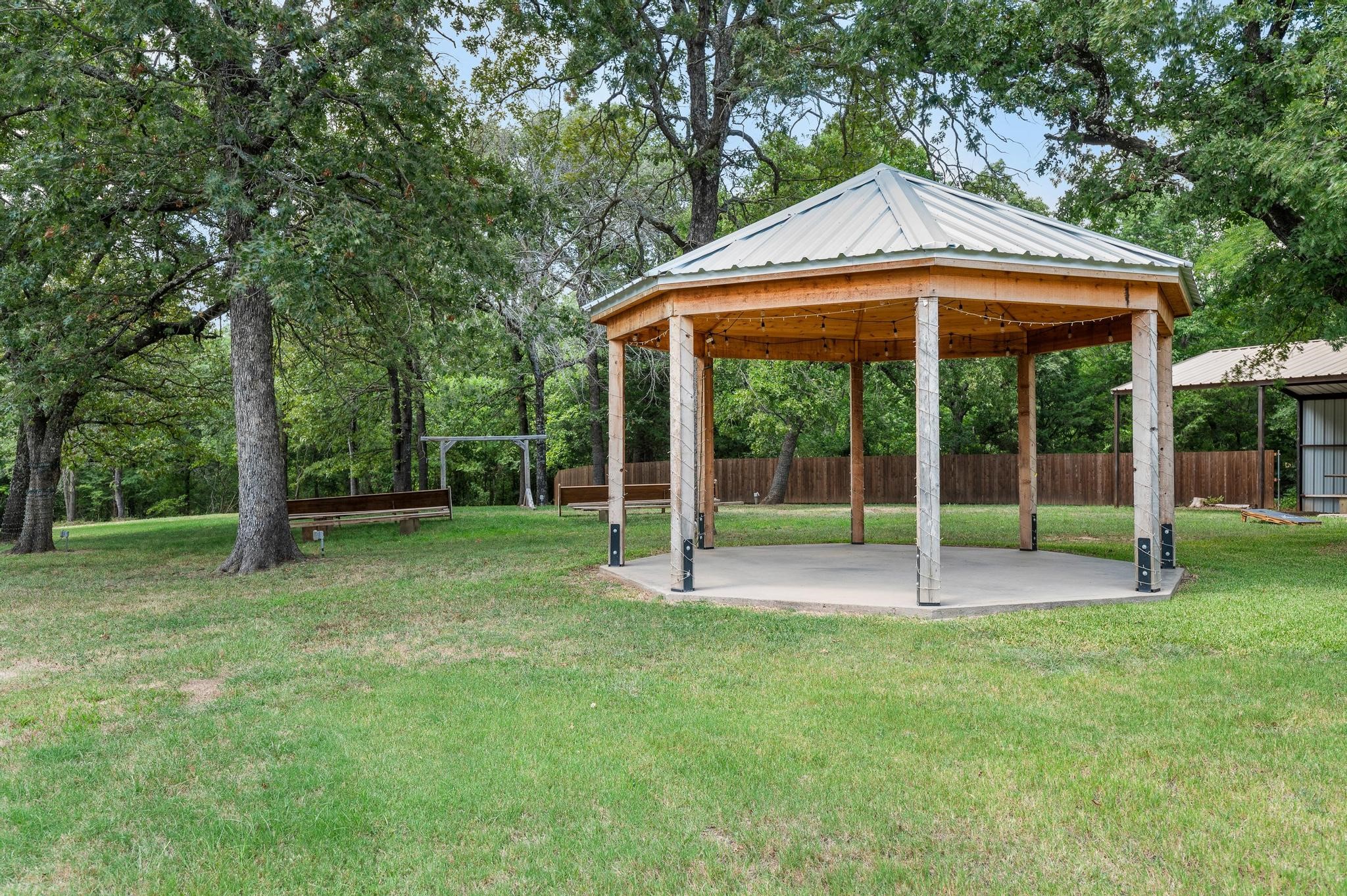 10525 N State Highway 78 Ravenna TX 75476