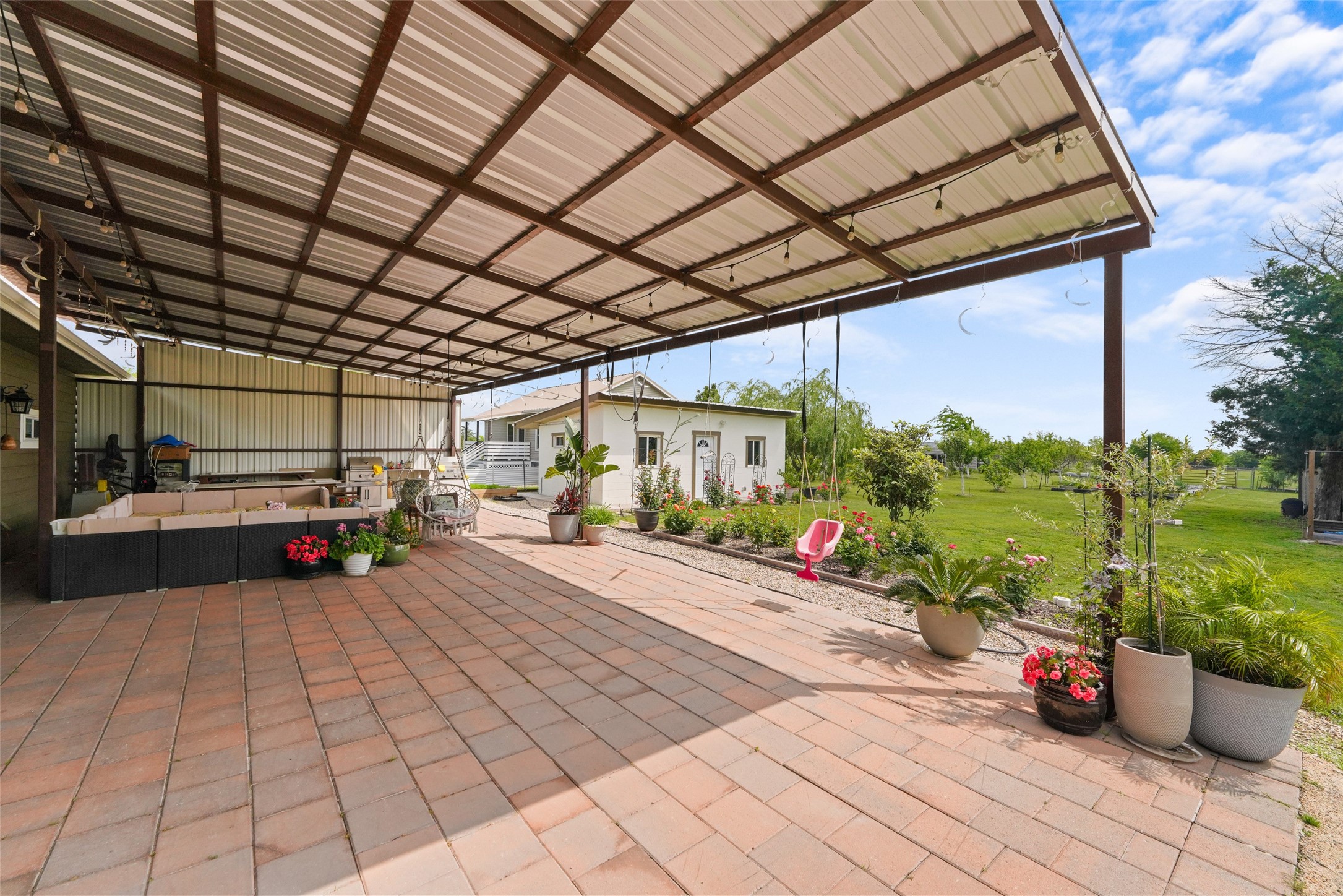 1414 Rs County Road 1605 Point TX 75472