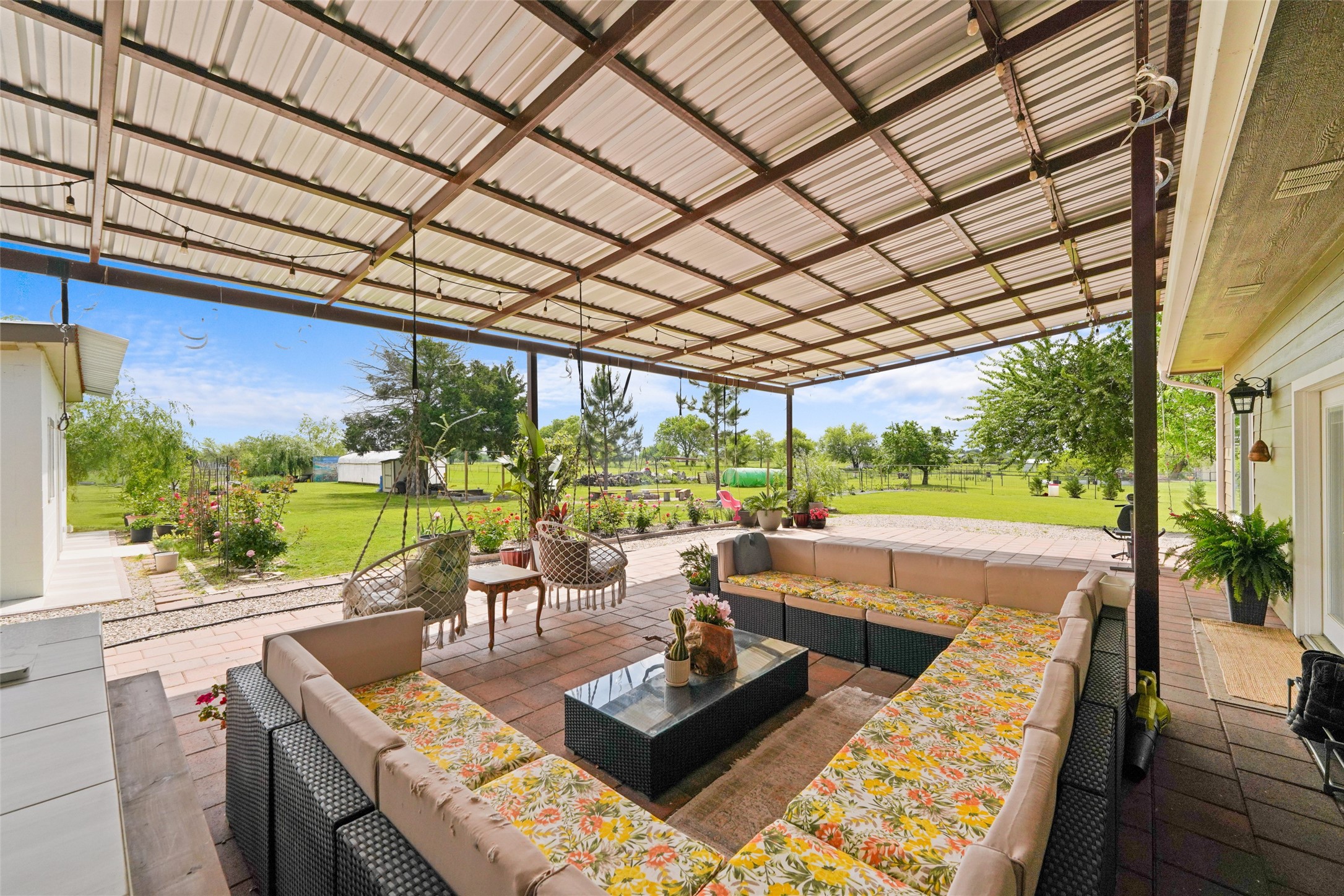 1414 Rs County Road 1605 Point TX 75472