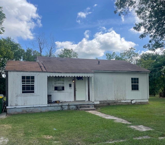 527 E Yeagua Street Groesbeck TX 76642
