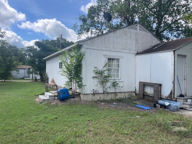 527 E Yeagua Street Groesbeck TX 76642