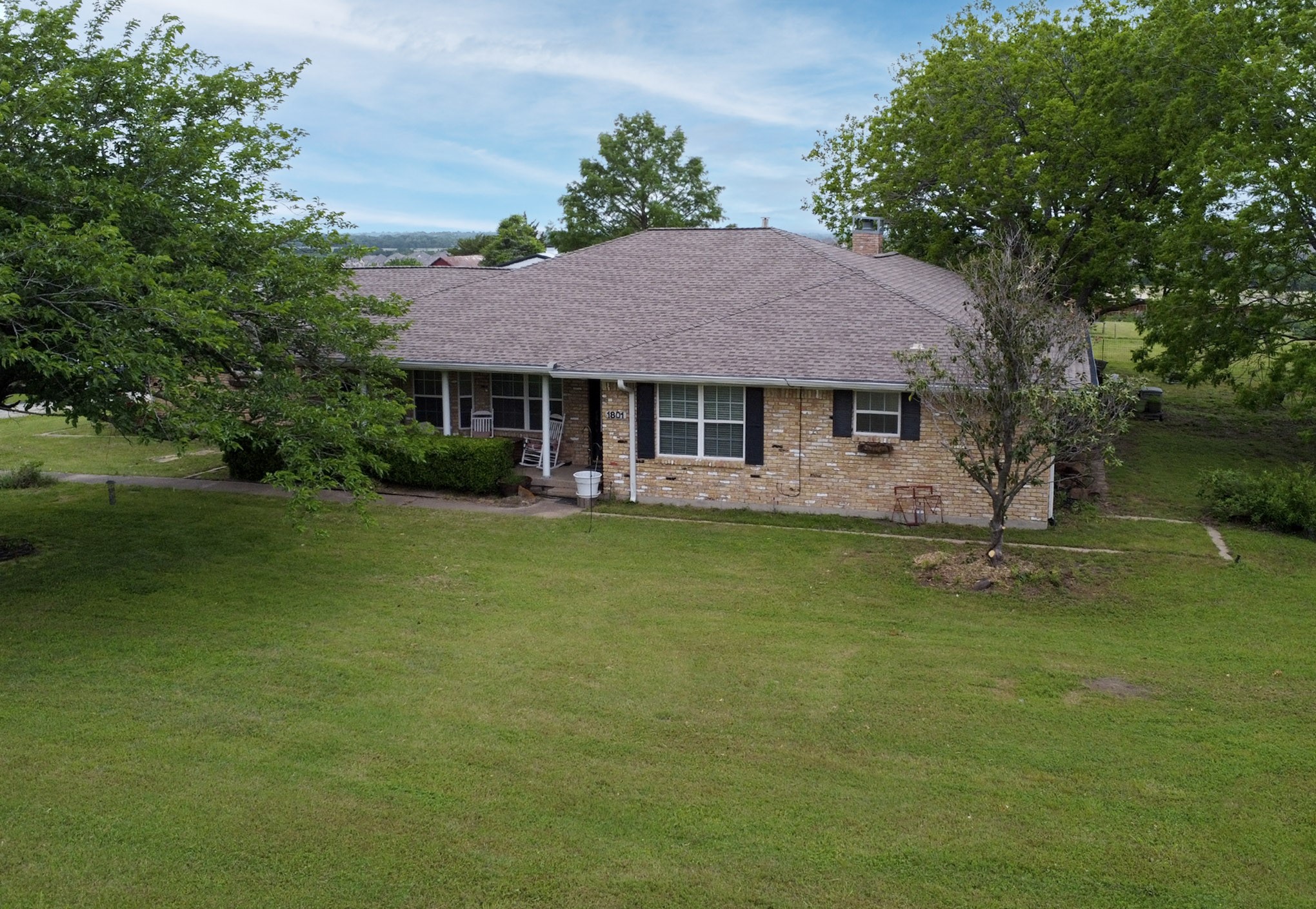 1801 W Holiday Fate TX 75087