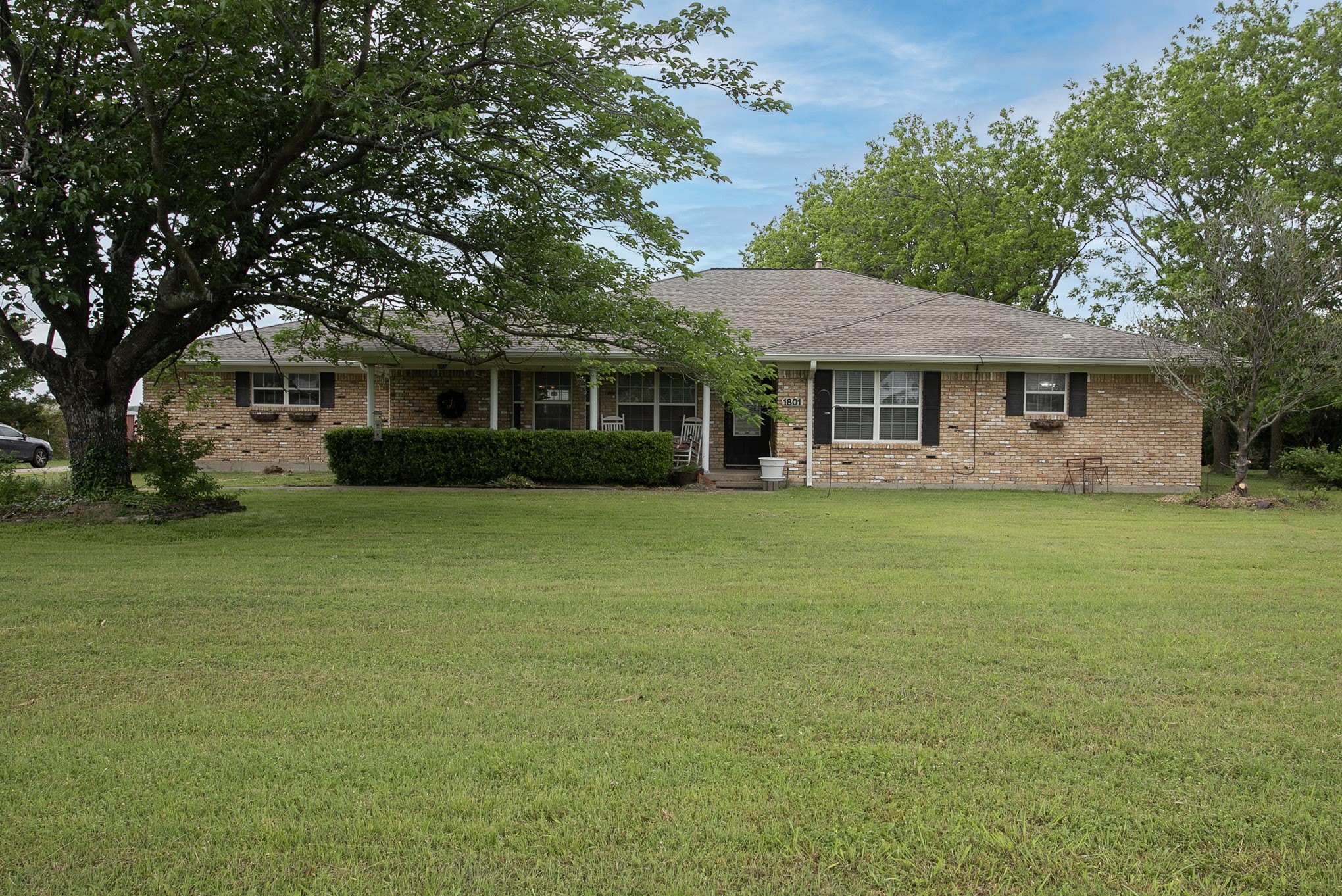 1801 W Holiday Fate TX 75087