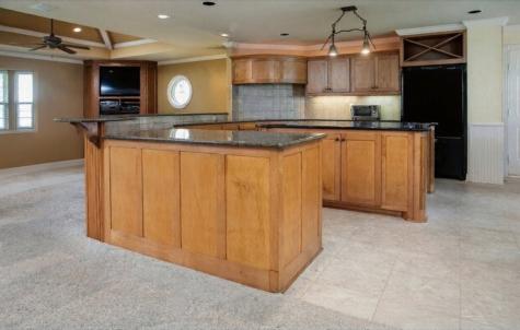 1801 W Holiday Fate TX 75087