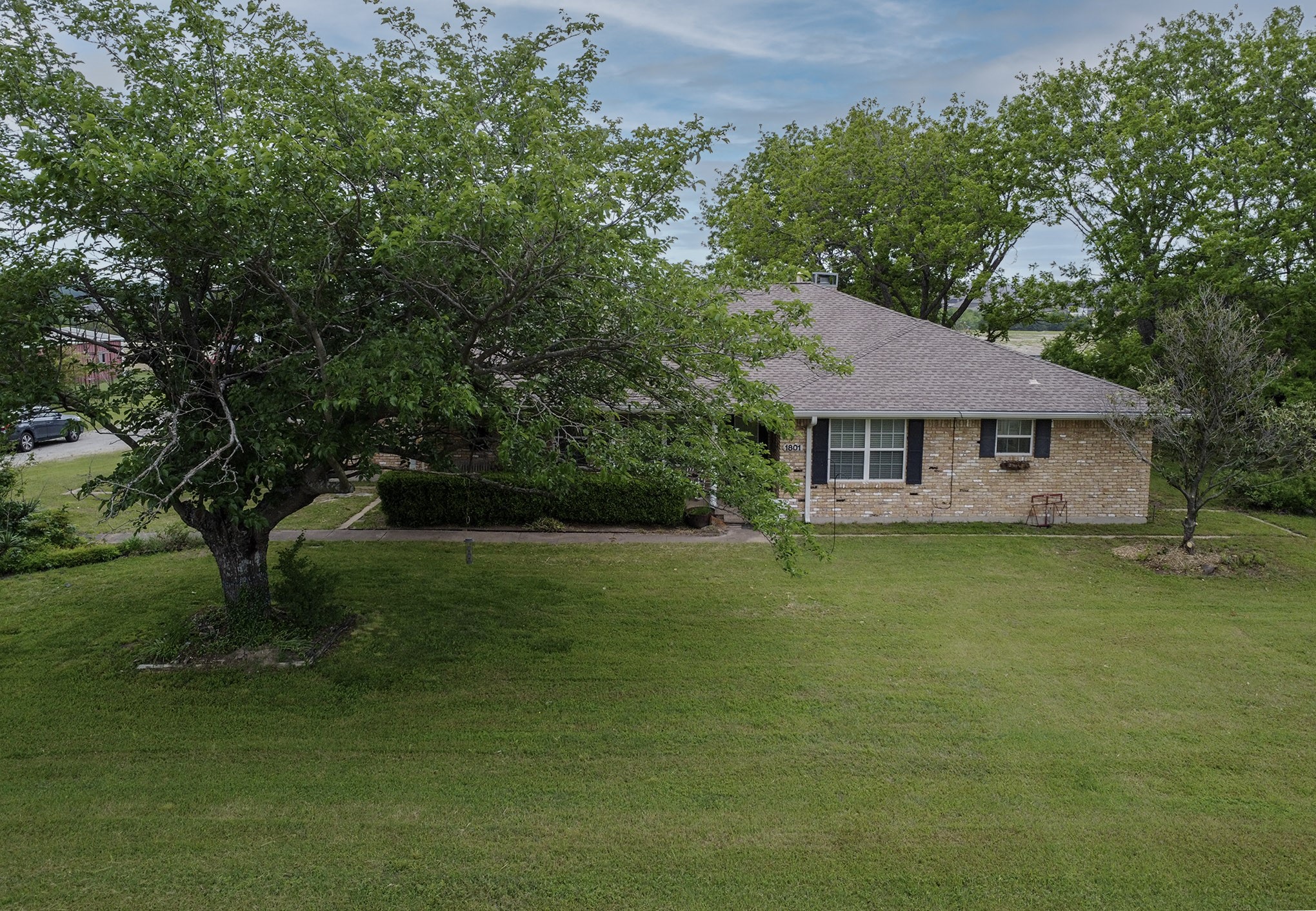1801 W Holiday Fate TX 75087