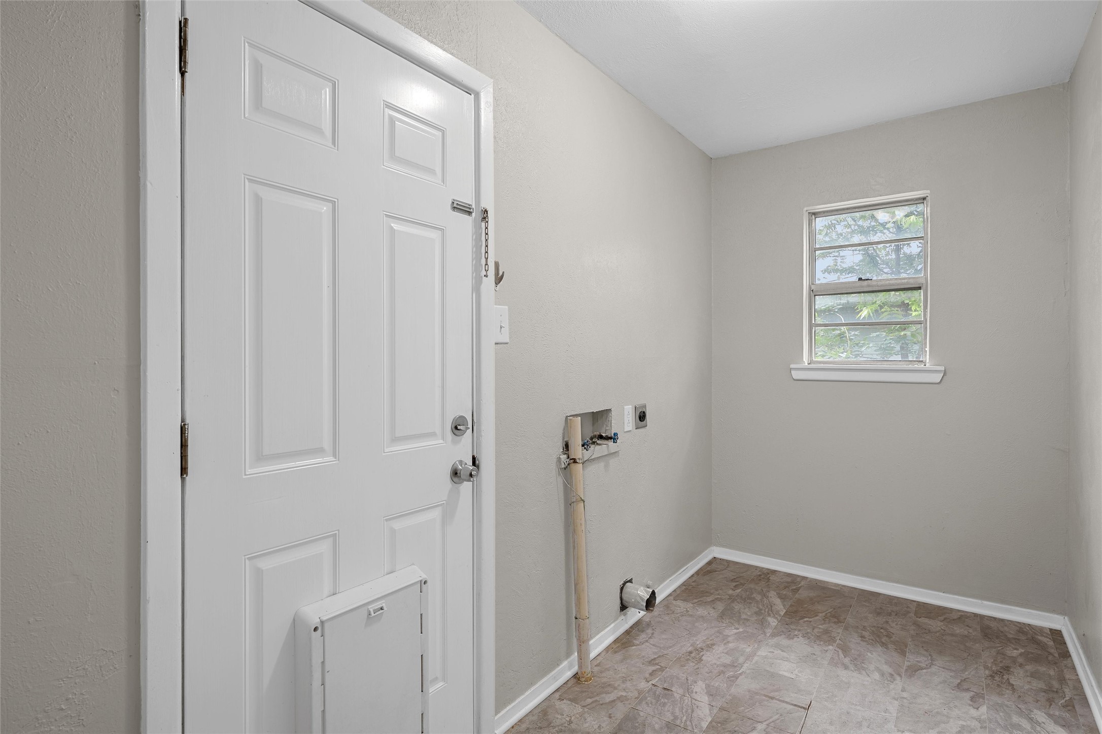 607 E Pine Street West TX 76691