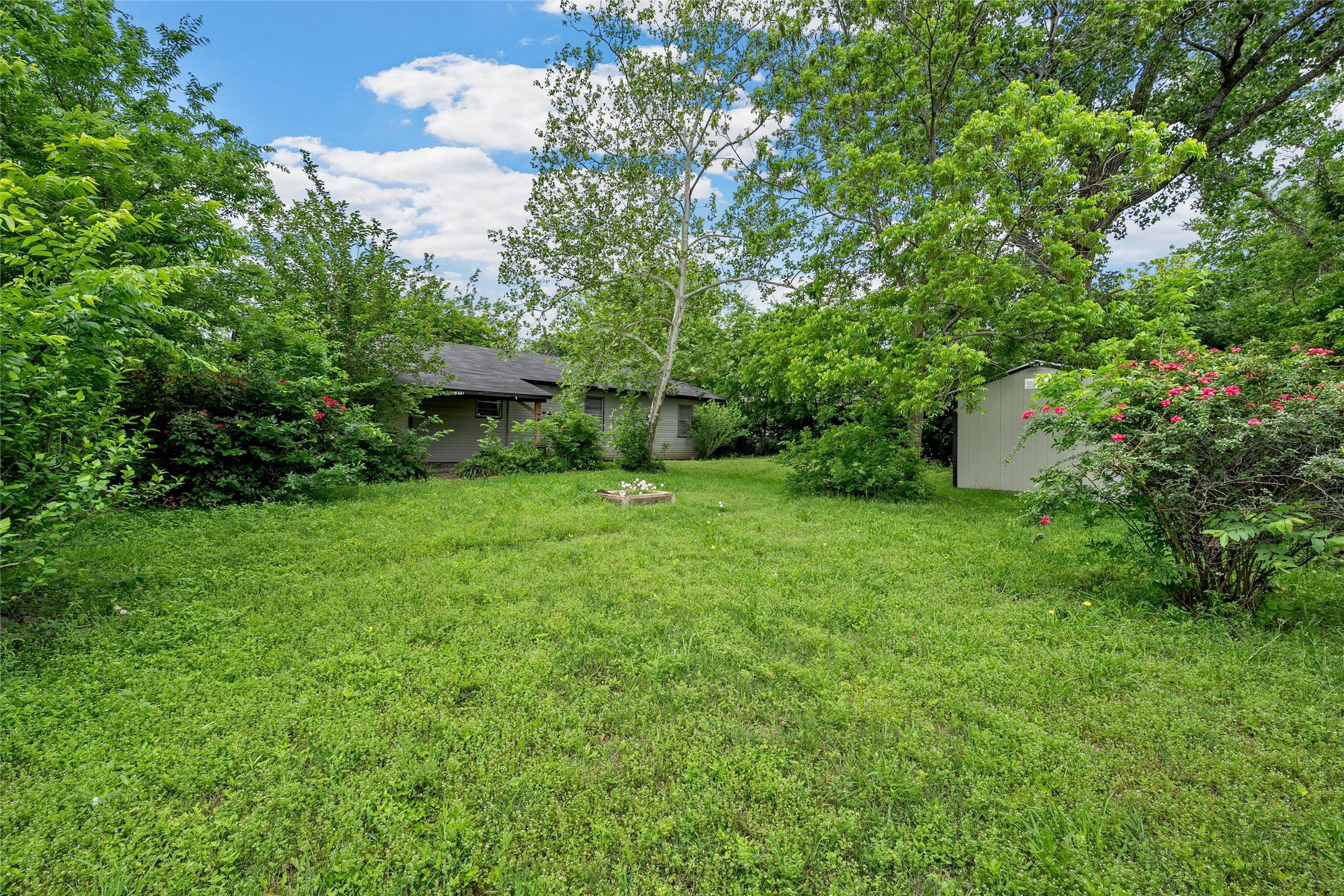 607 E Pine Street West TX 76691