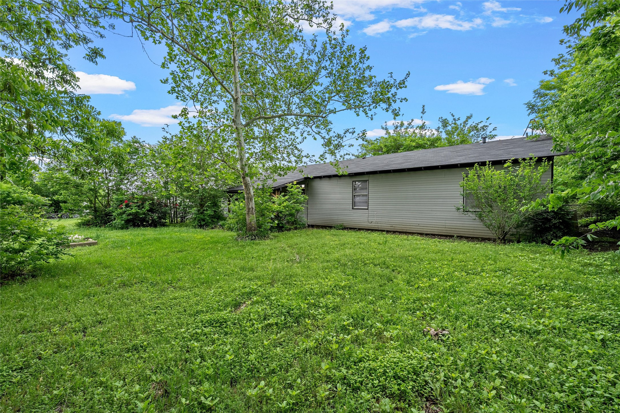 607 E Pine Street West TX 76691