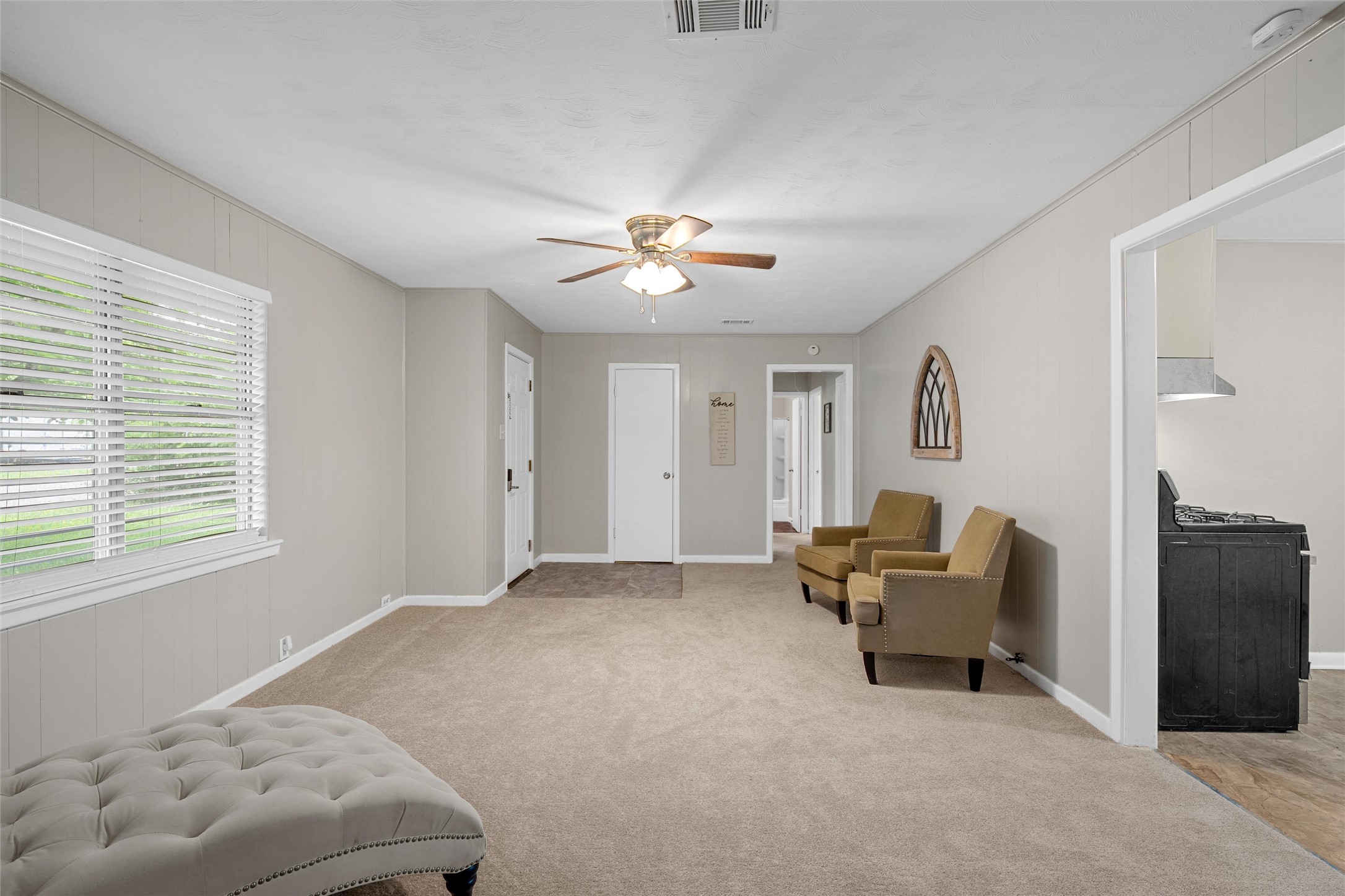607 E Pine Street West TX 76691