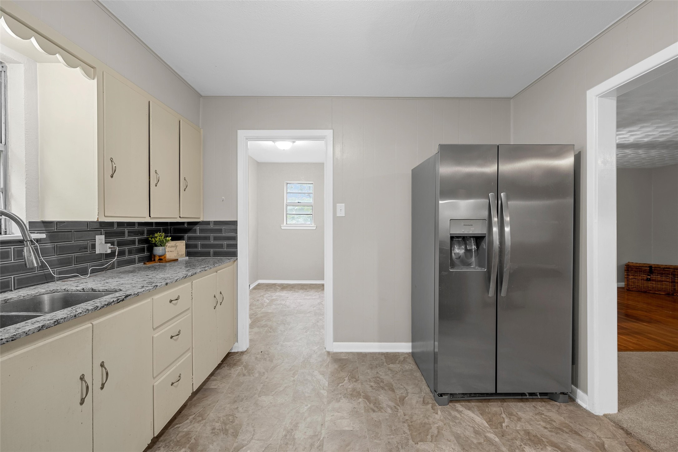 607 E Pine Street West TX 76691