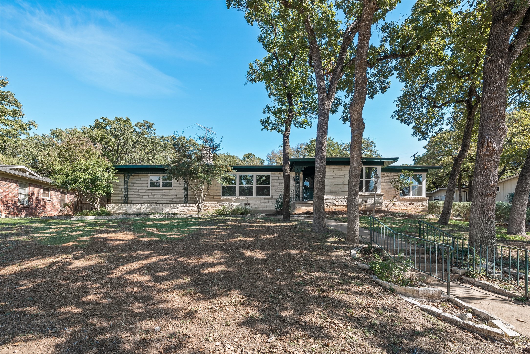 1717 Vinewood Street Fort Worth TX 76112