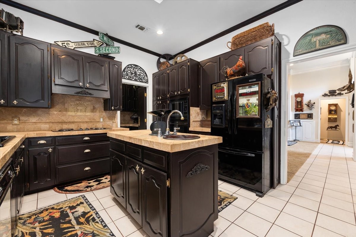 2 Sunset Lane Fort Worth TX 76108