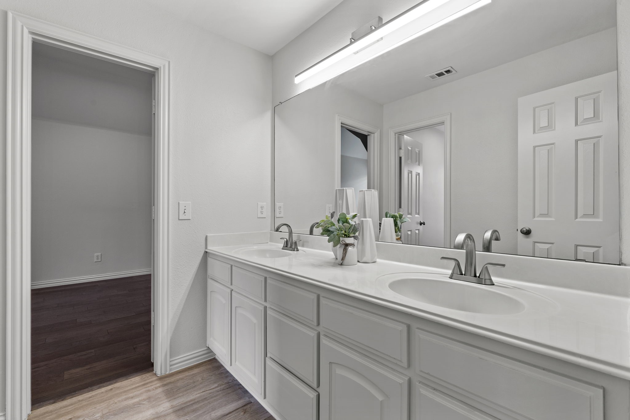 4821 Ravendale Drive Richardson TX 75082