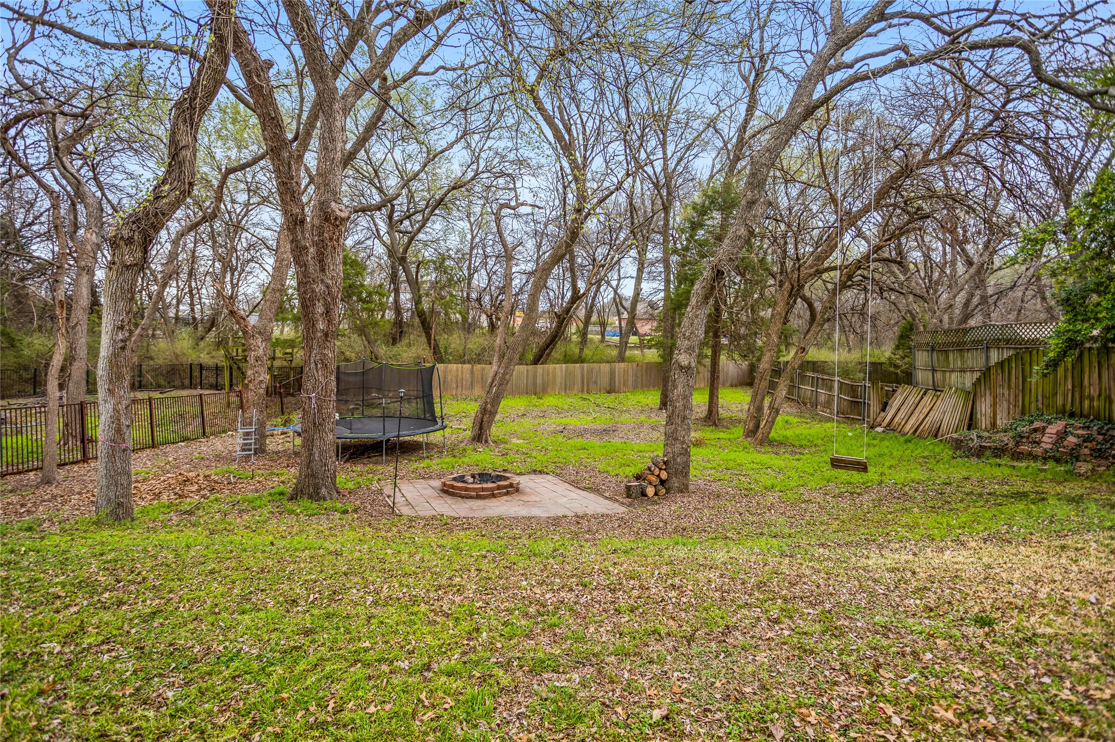 822 Longmeadow Court Desoto TX 75115