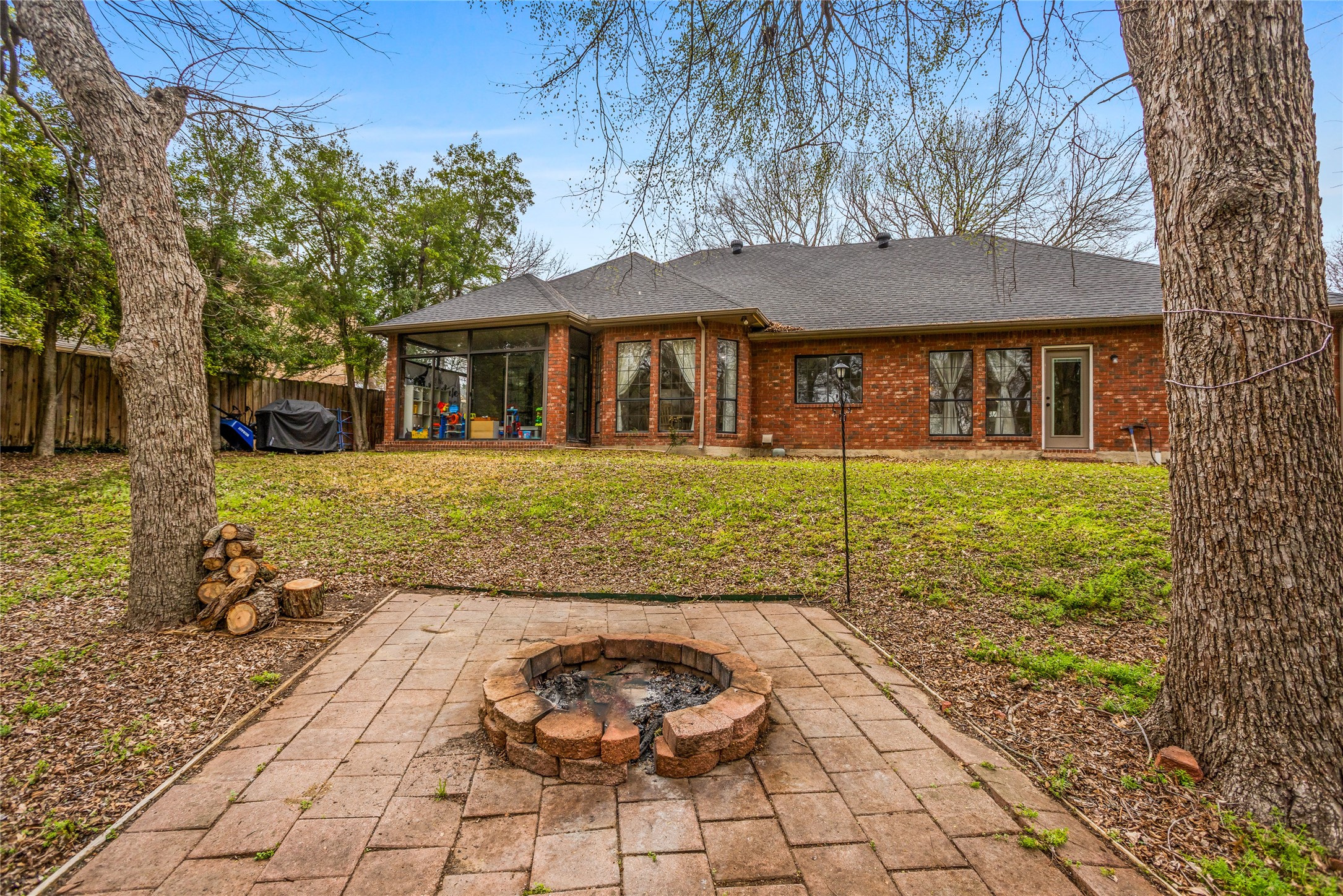 822 Longmeadow Court Desoto TX 75115