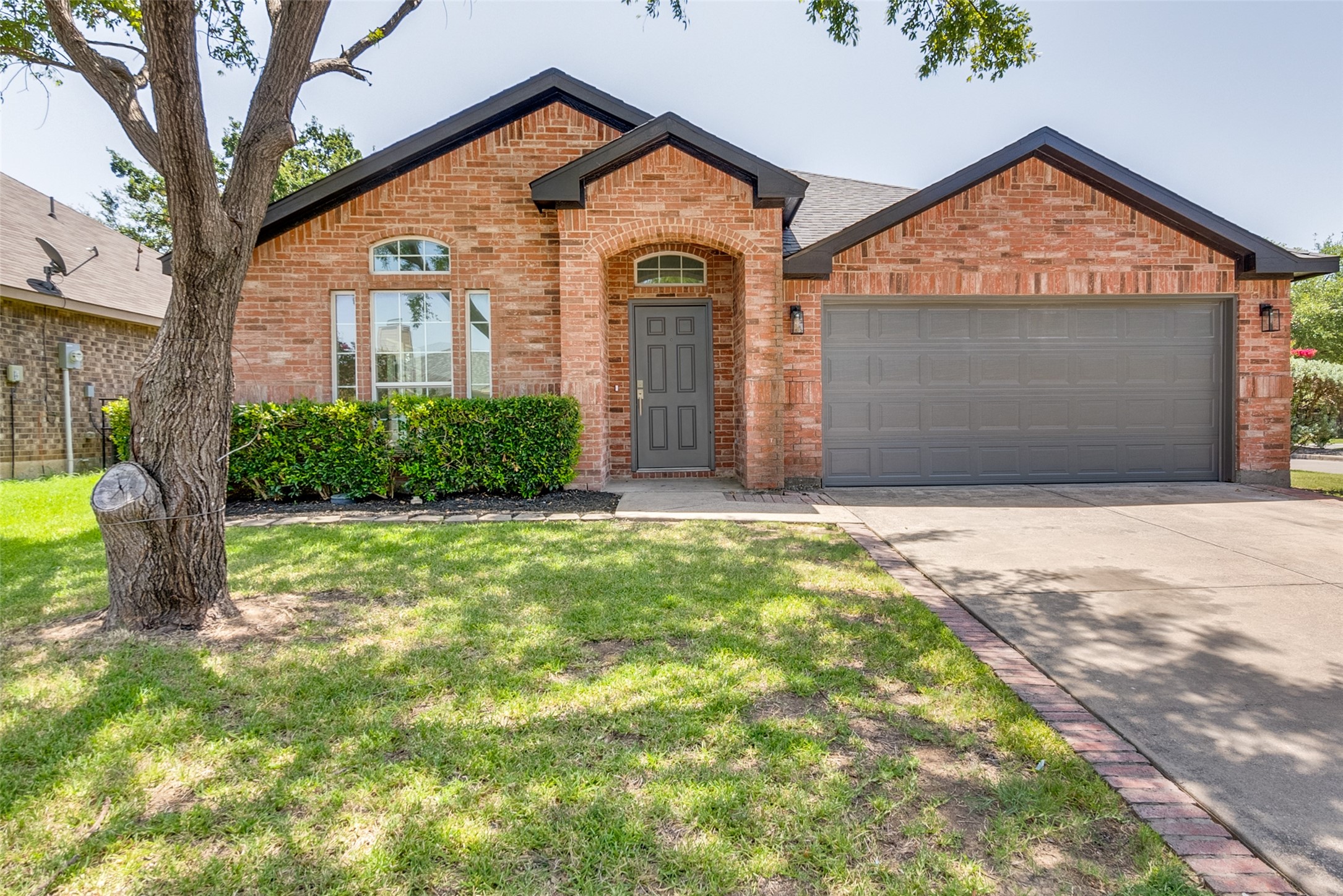 2038 Hollow Creek Drive Dallas TX 75253