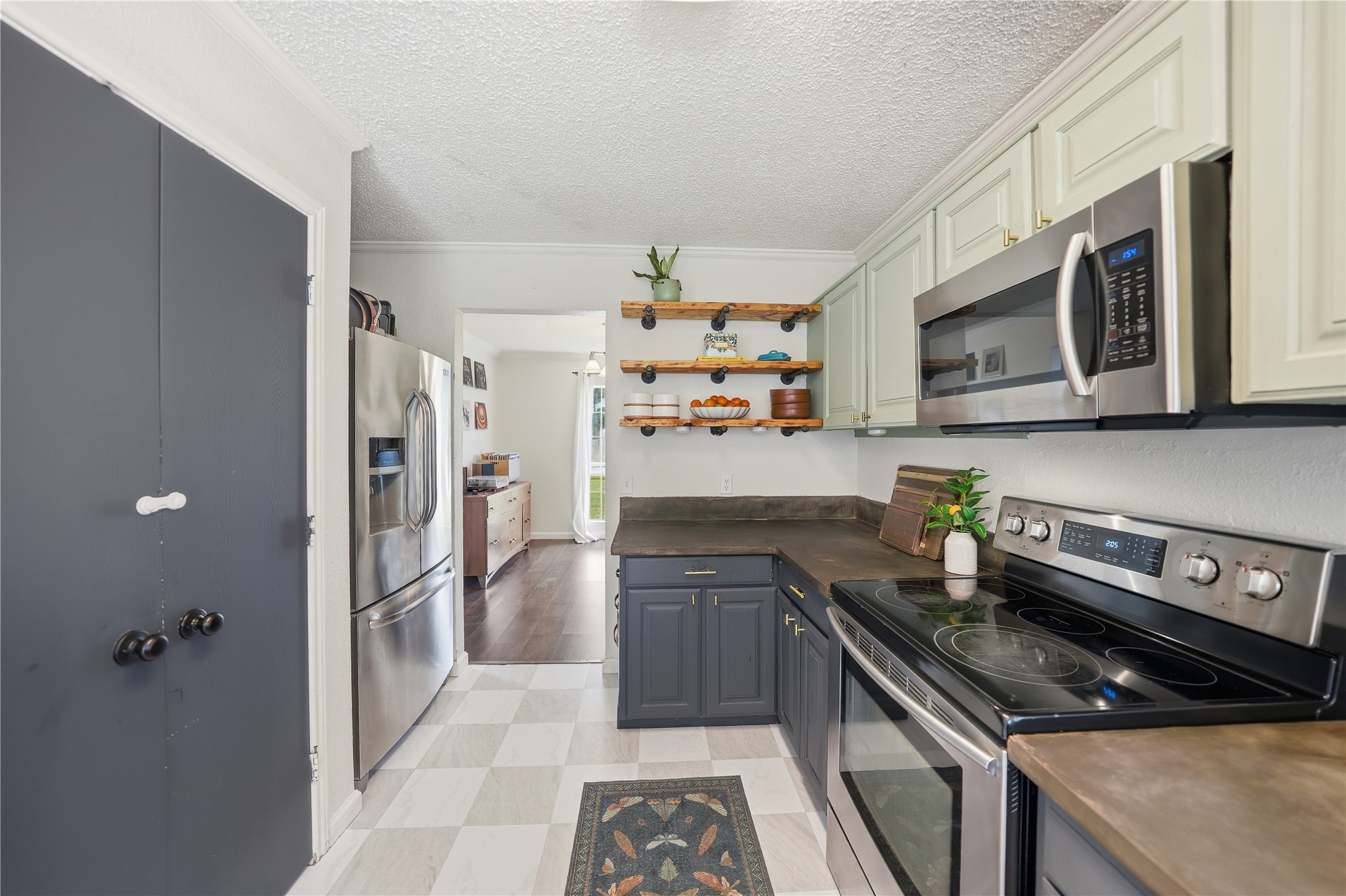 6924 Wooddale Drive Watauga TX 76148