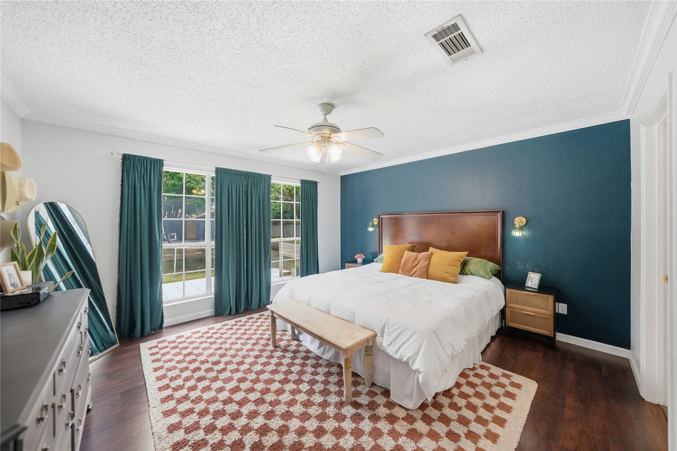 6924 Wooddale Drive Watauga TX 76148