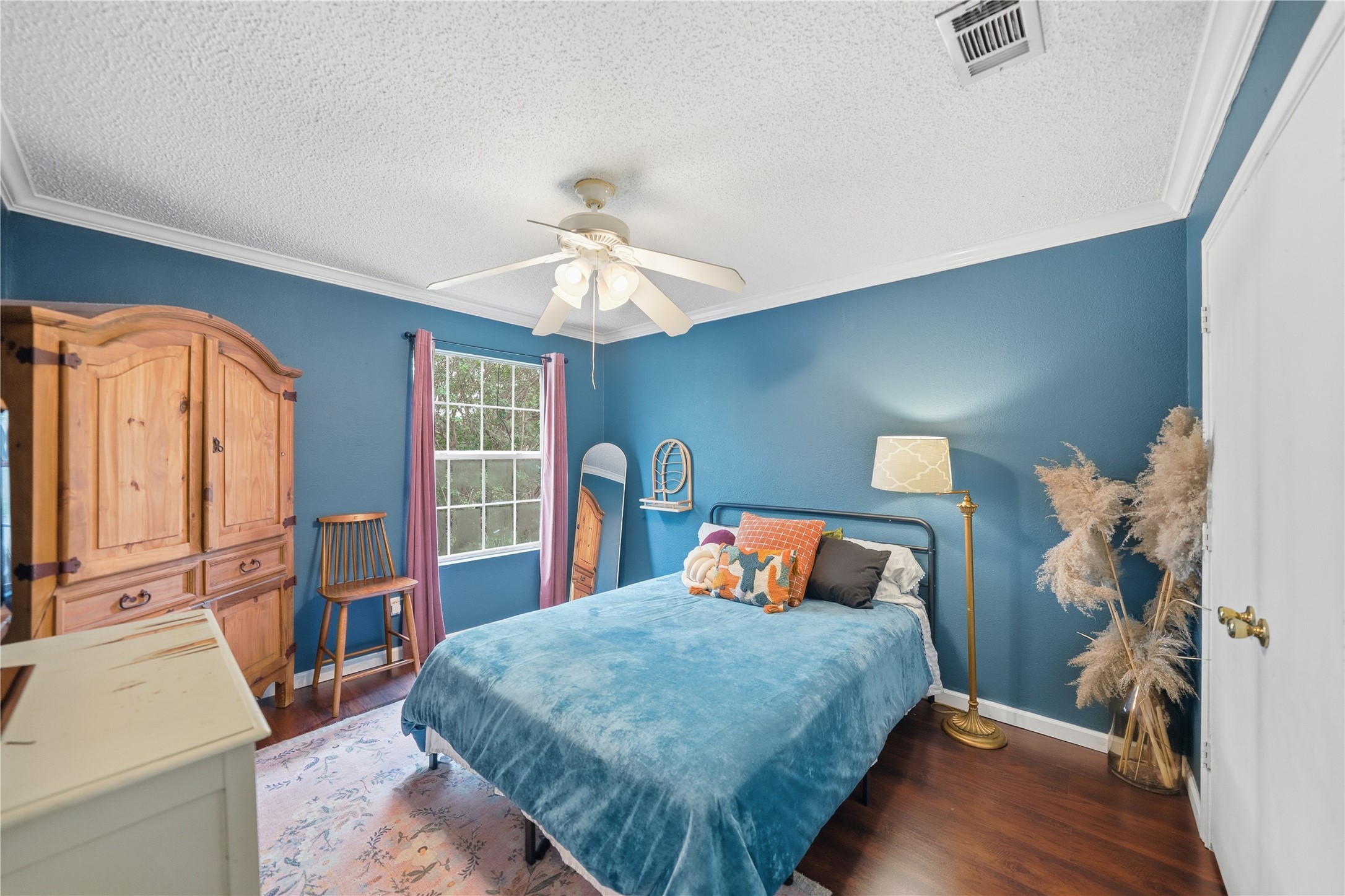6924 Wooddale Drive Watauga TX 76148