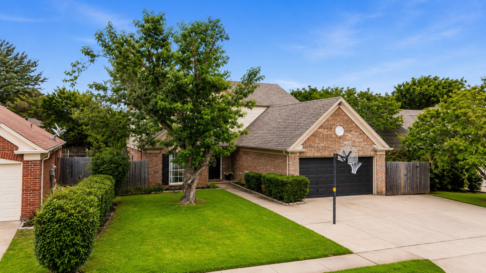 6924 Wooddale Drive Watauga TX 76148