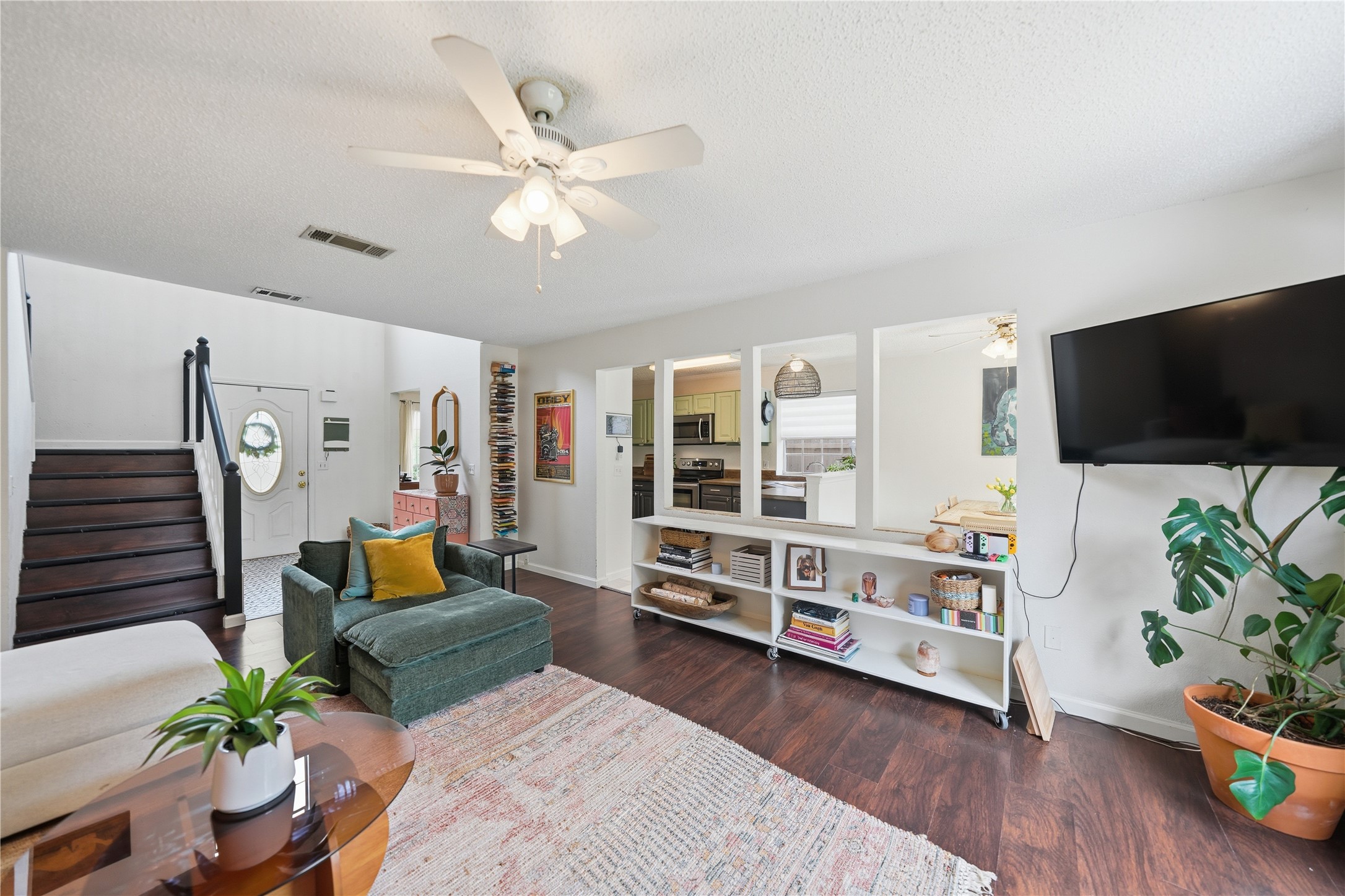 6924 Wooddale Drive Watauga TX 76148