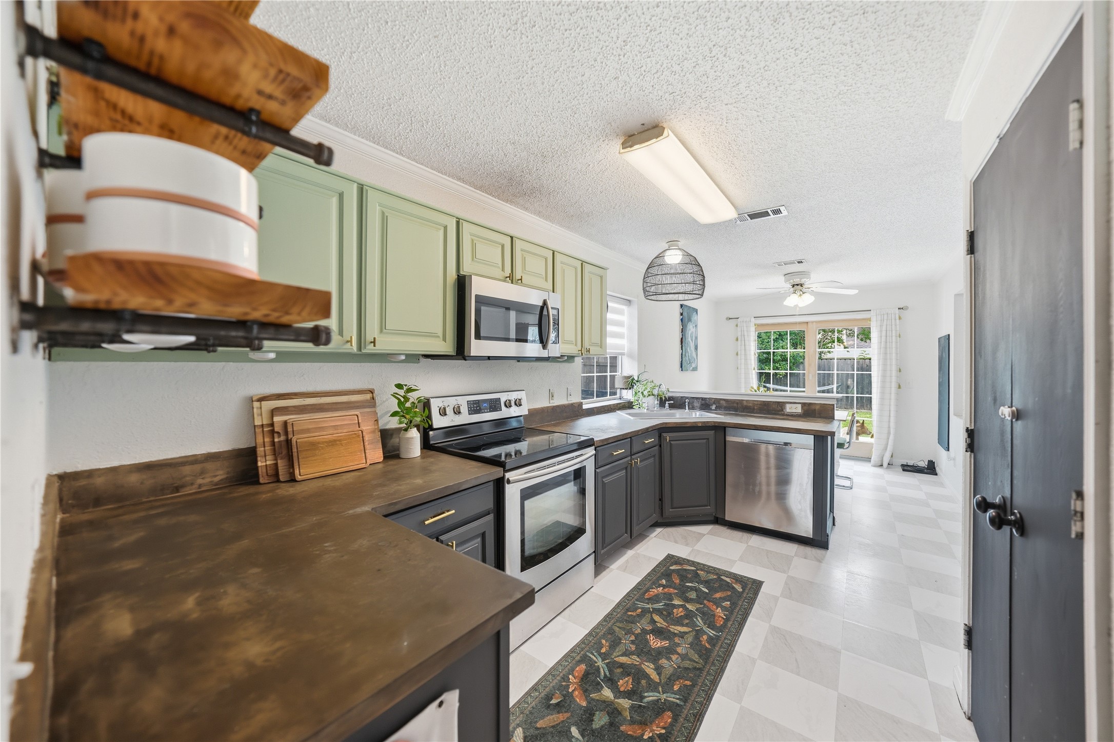 6924 Wooddale Drive Watauga TX 76148