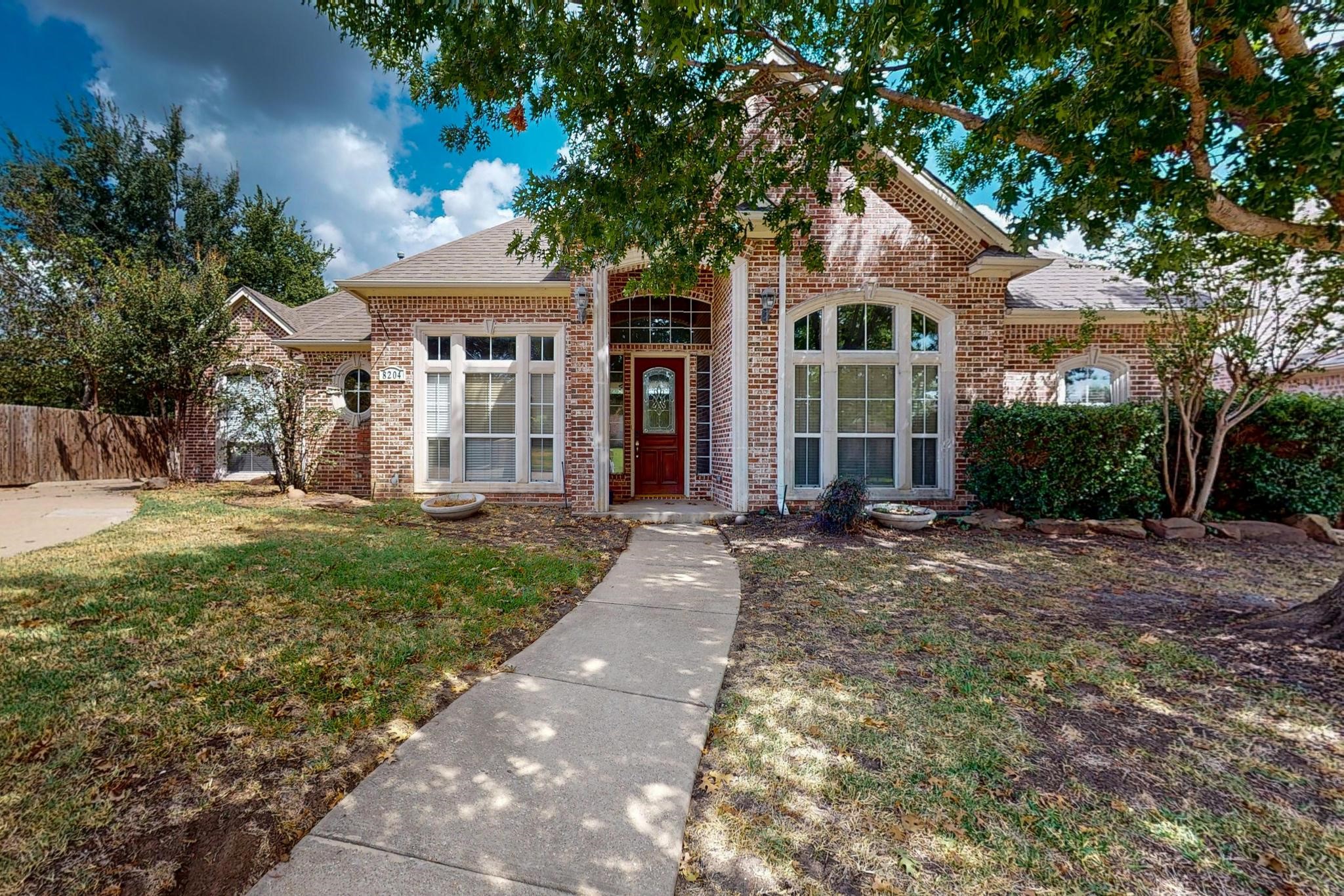 8204 Edgemont Court North Richland Hills TX 76182