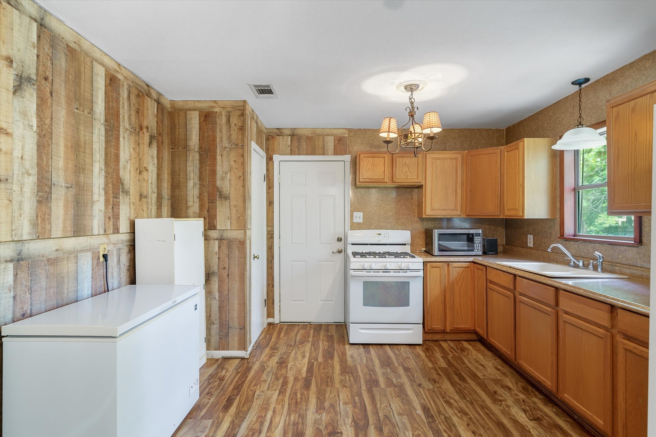 22229 State Highway 64 Canton TX 75103