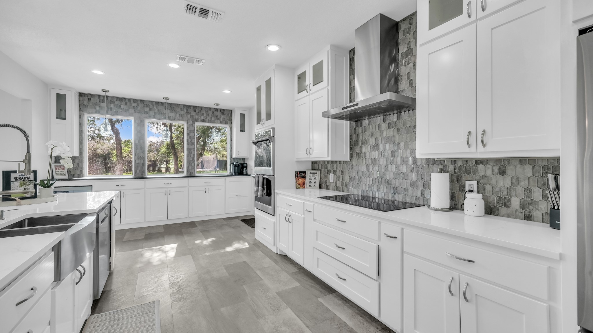 100 Oakview Drive Hudson Oaks TX 76087