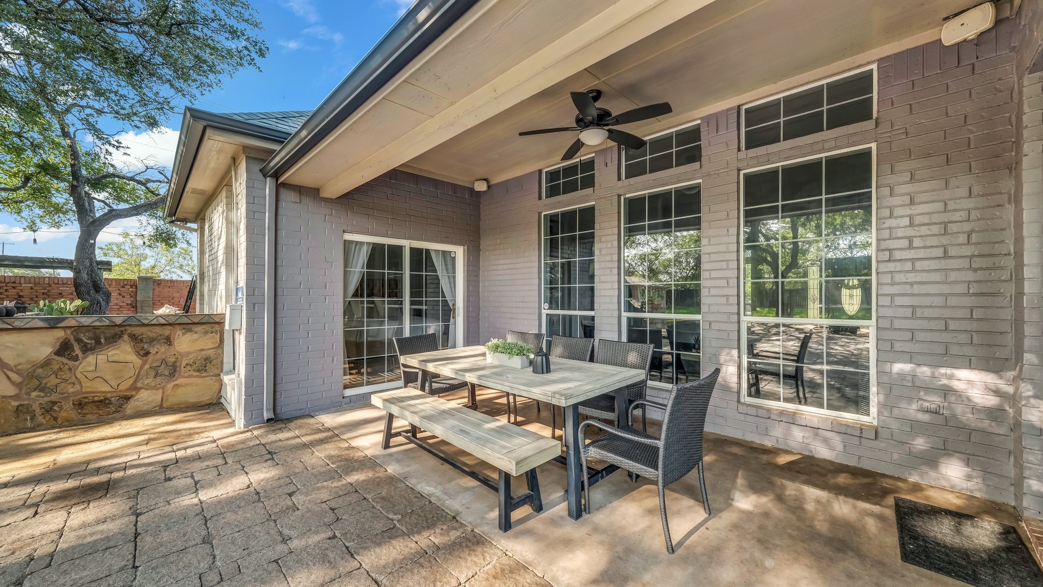 100 Oakview Drive Hudson Oaks TX 76087