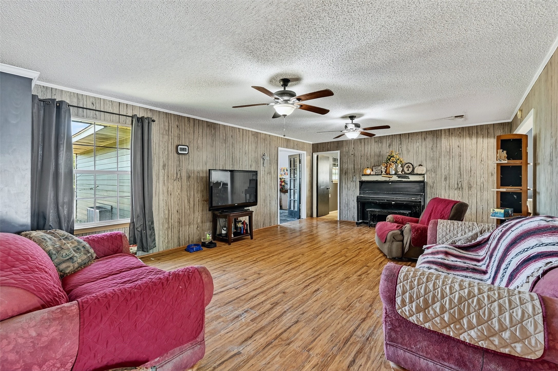 602 1/2 W Grand Street Whitewright TX 75491