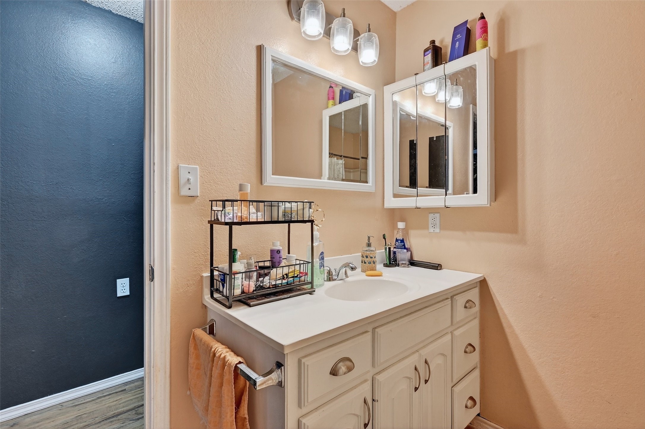 602 1/2 W Grand Street Whitewright TX 75491