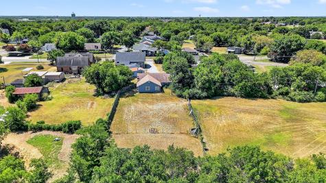 602 1/2 W Grand Street Whitewright TX 75491