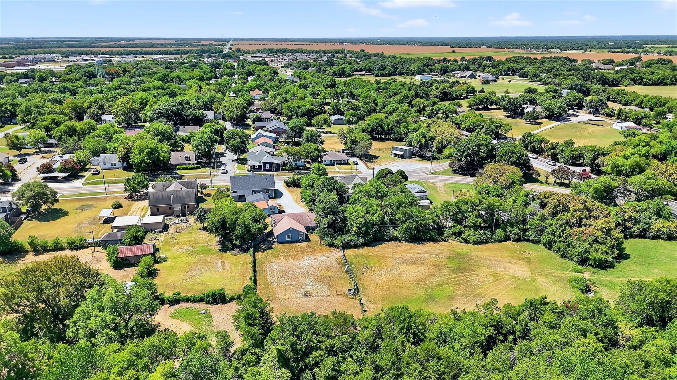 602 1/2 W Grand Street Whitewright TX 75491