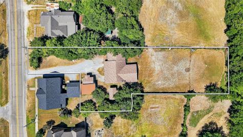 602 1/2 W Grand Street Whitewright TX 75491