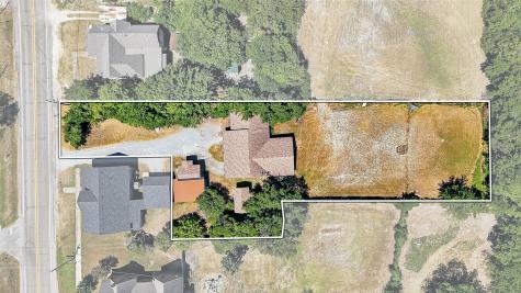 602 1/2 W Grand Street Whitewright TX 75491