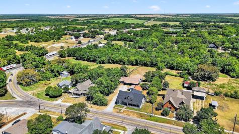602 1/2 W Grand Street Whitewright TX 75491