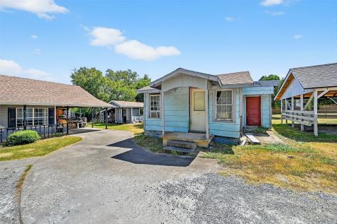602 1/2 W Grand Street Whitewright TX 75491
