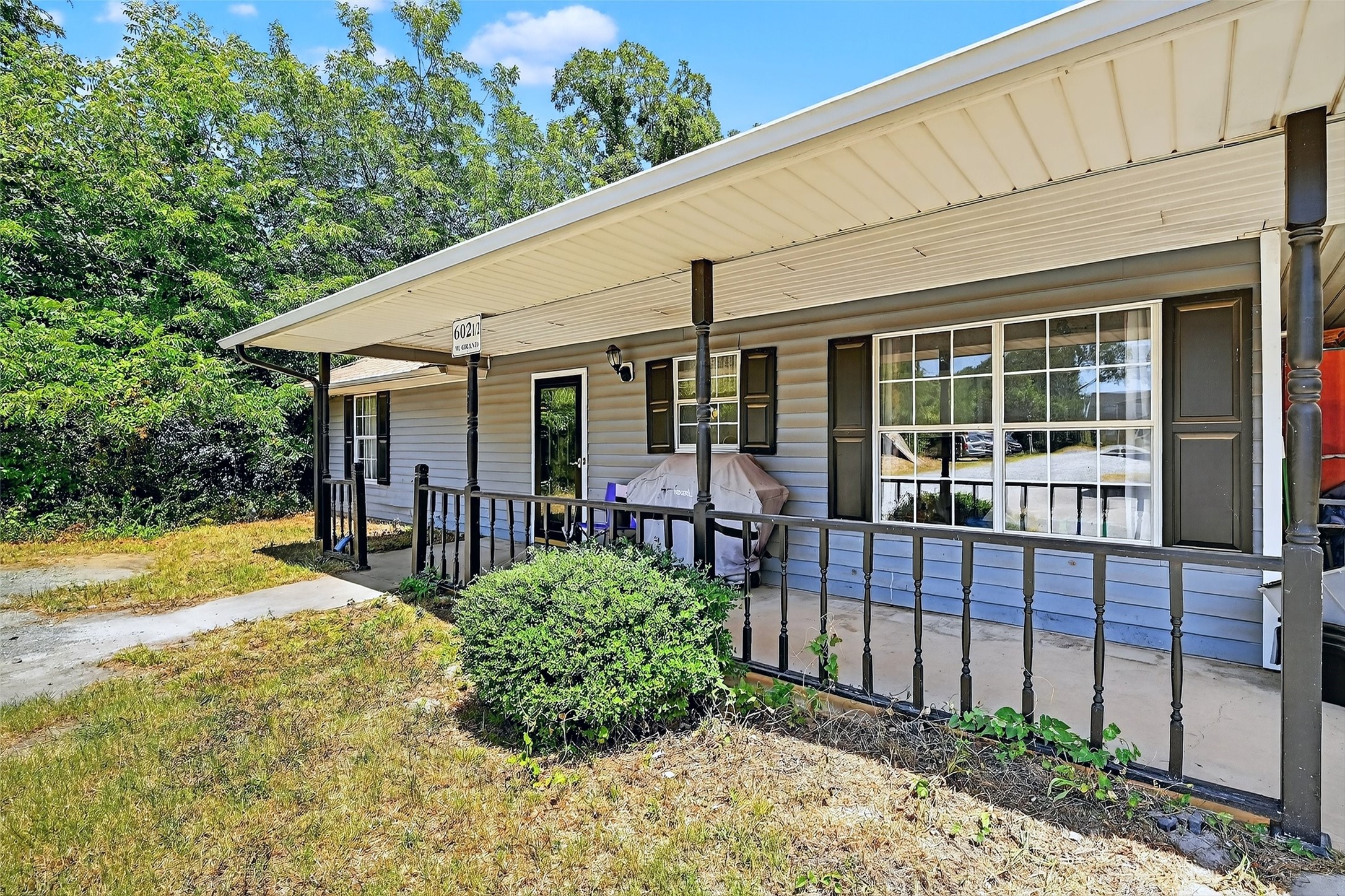 602 1/2 W Grand Street Whitewright TX 75491