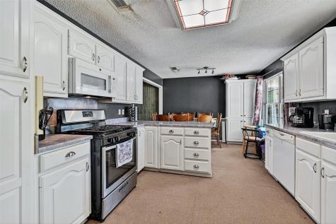 602 1/2 W Grand Street Whitewright TX 75491