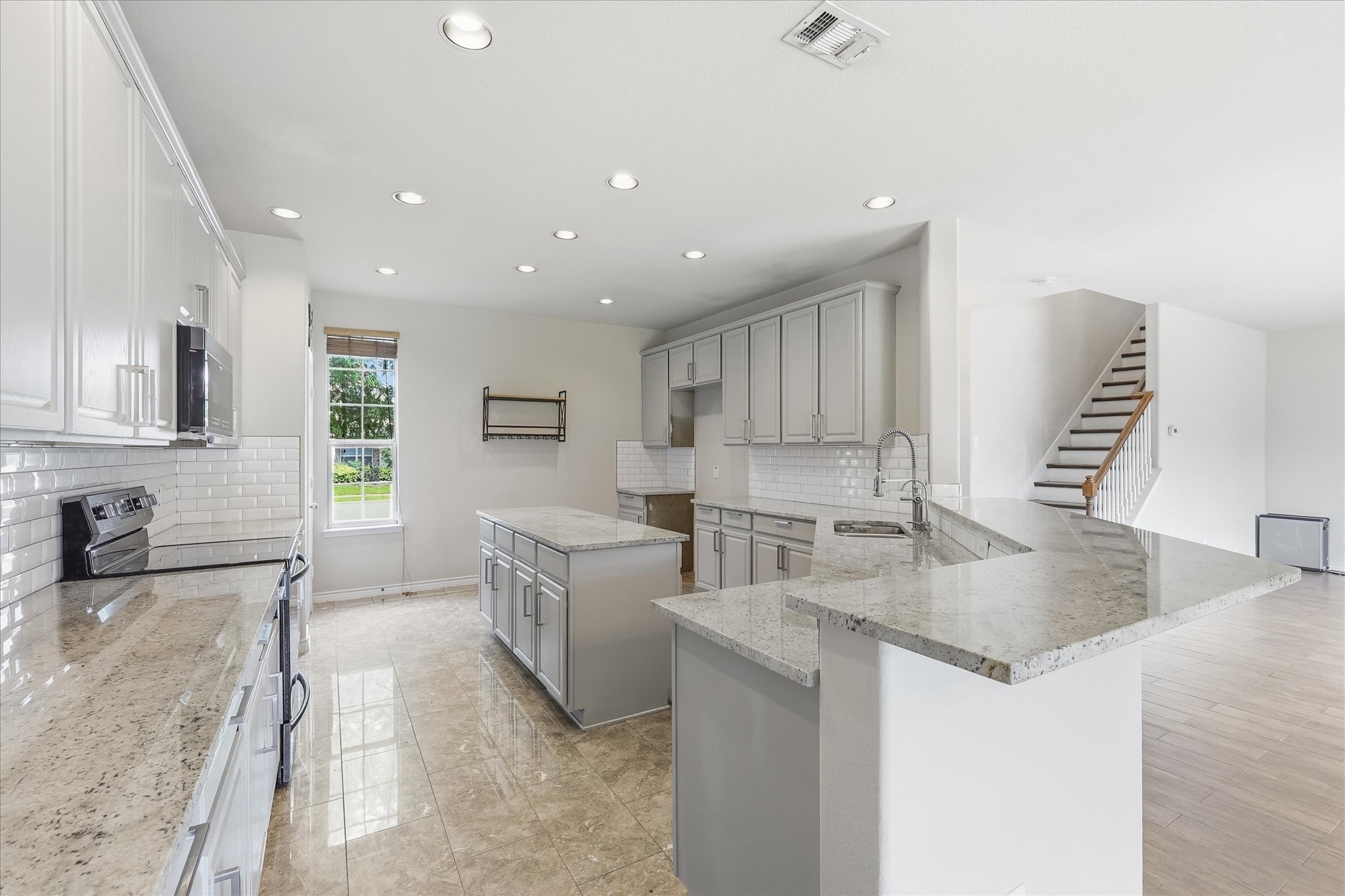 207 Moonlight Drive Euless TX 76039