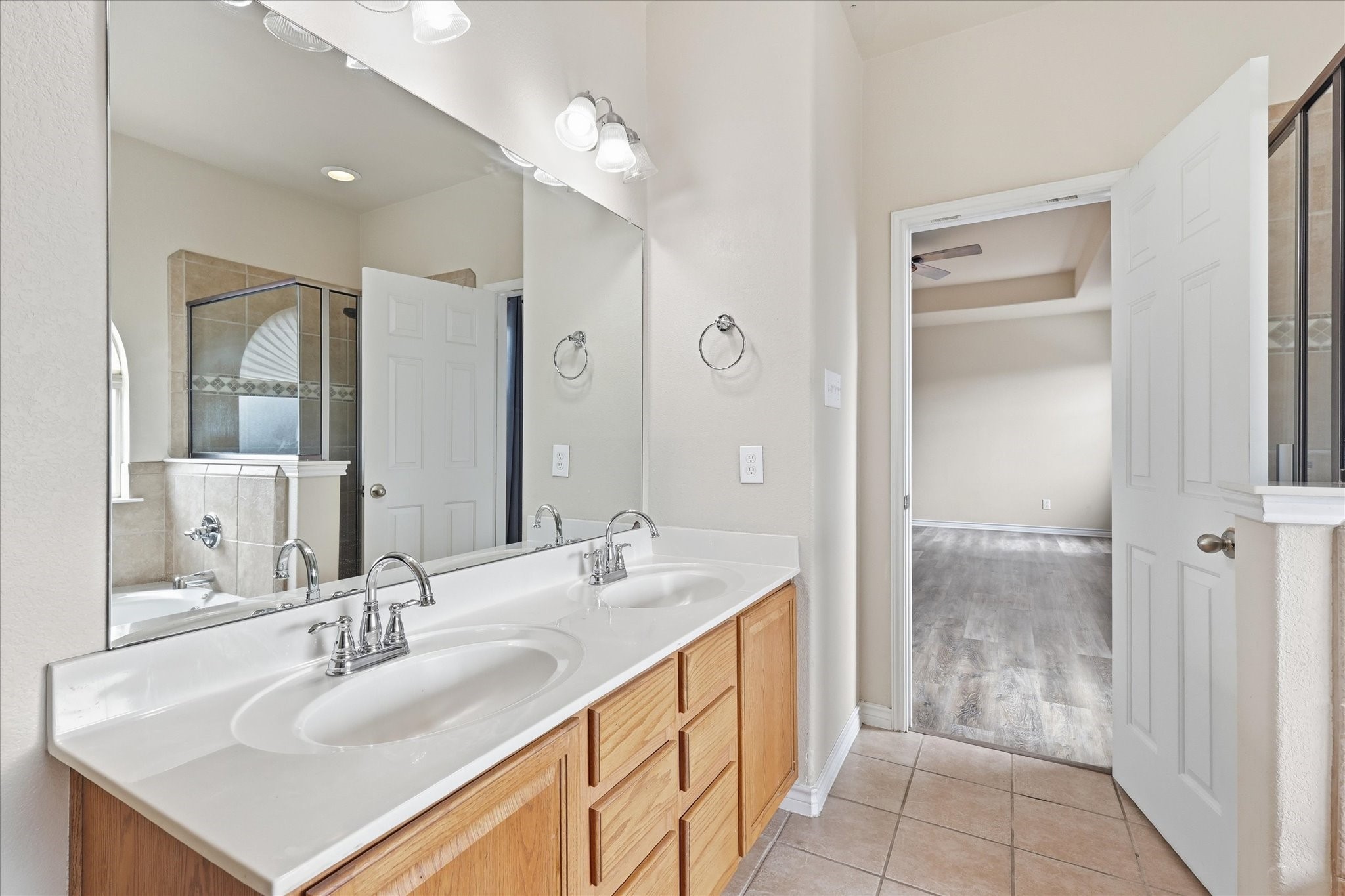 207 Moonlight Drive Euless TX 76039