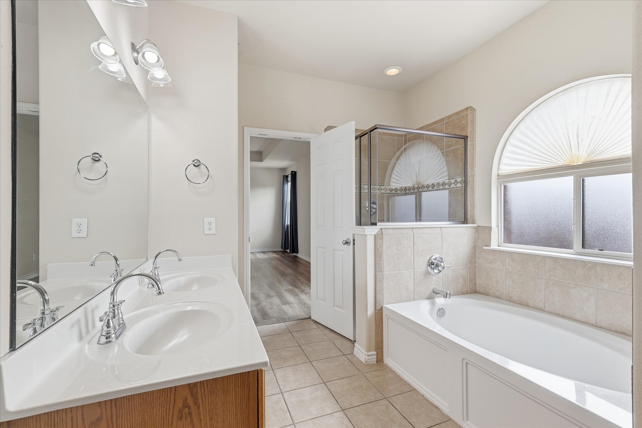 207 Moonlight Drive Euless TX 76039