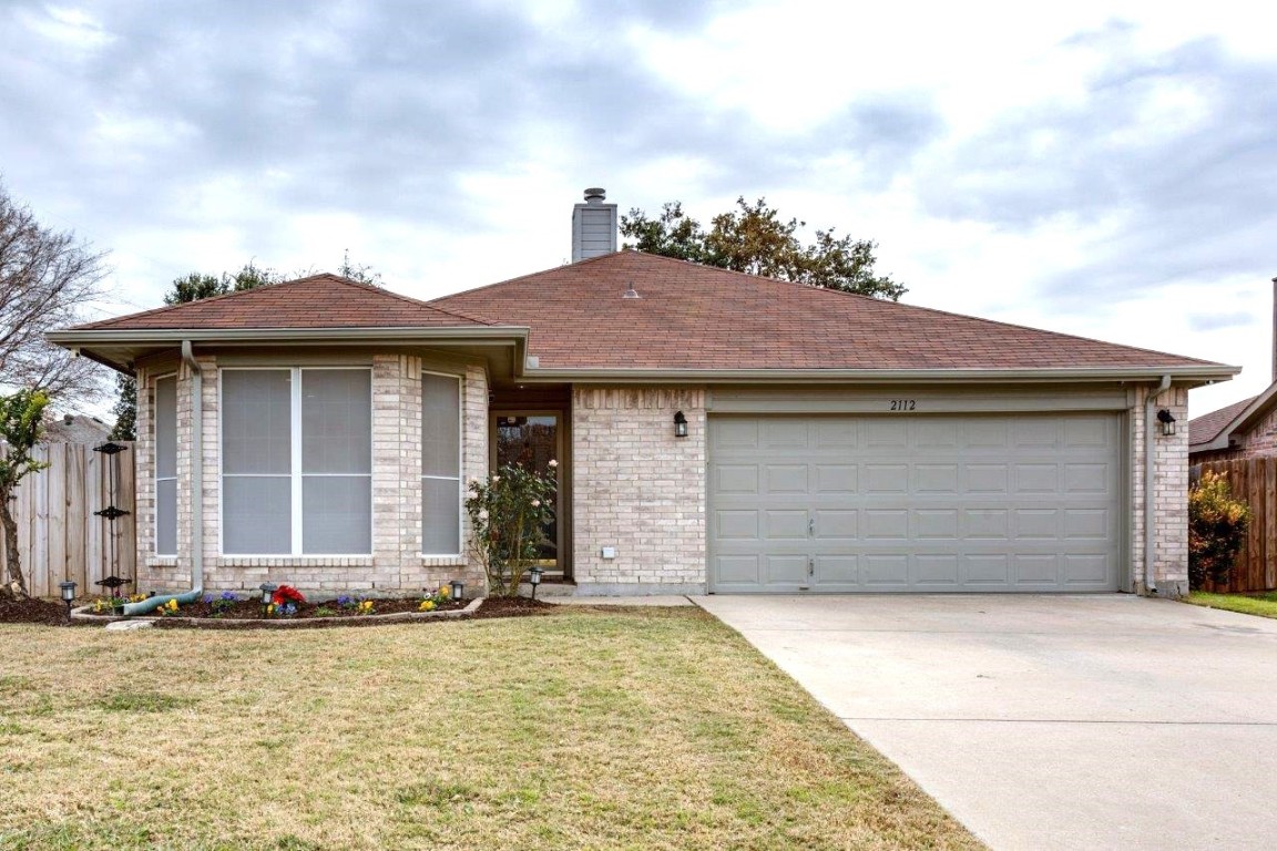 2112 Pond View Court Grand Prairie TX 75052